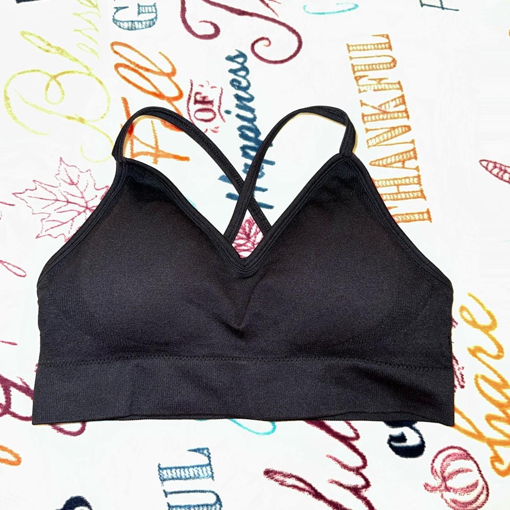 Black sports bra